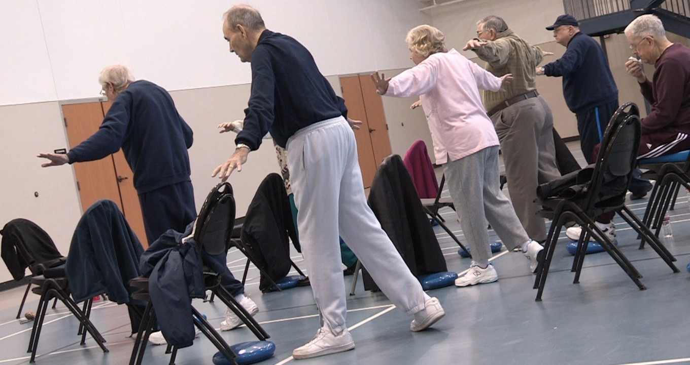elderly_exercising